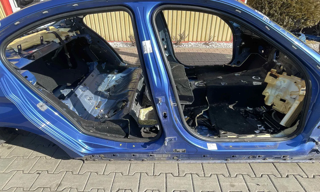 STALP MIJLOC DREAPTA BMW 3 2011-2018