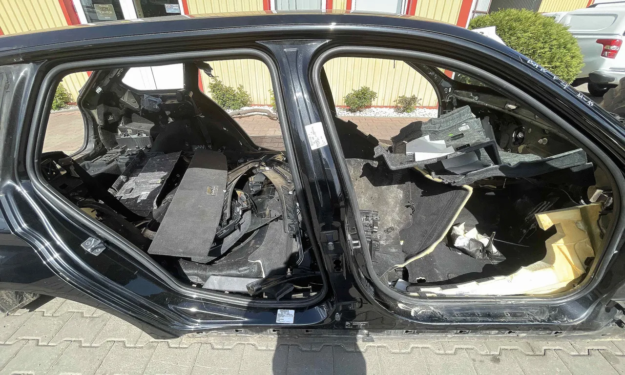 STALP MIJLOC DREAPTA BMW 3 2011-2018