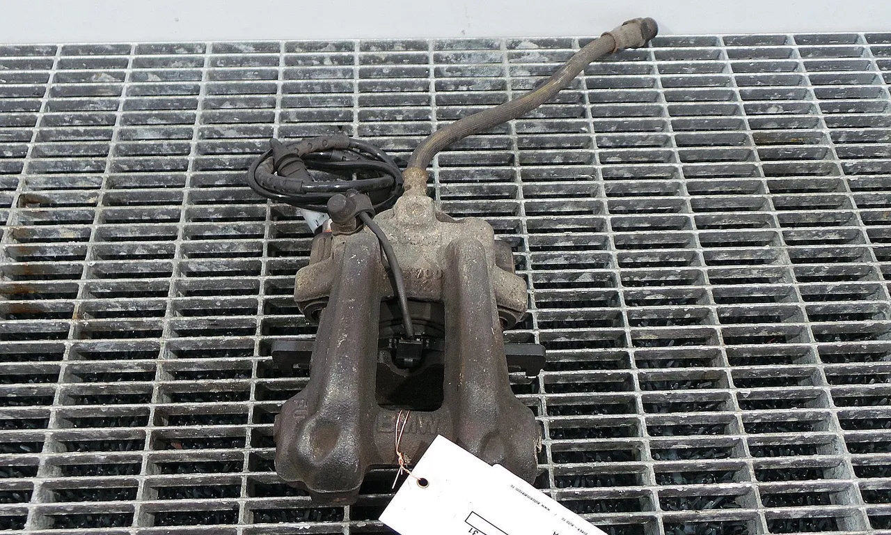 ETRIER SPATE DREAPTA BMW 3 2011-2018