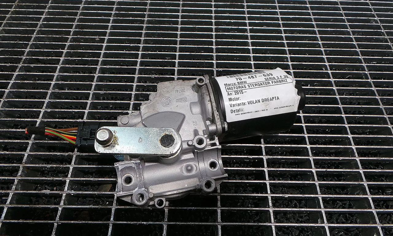 MOTORAS STERGATOR PARBRIZ BMW 3 2011-2018