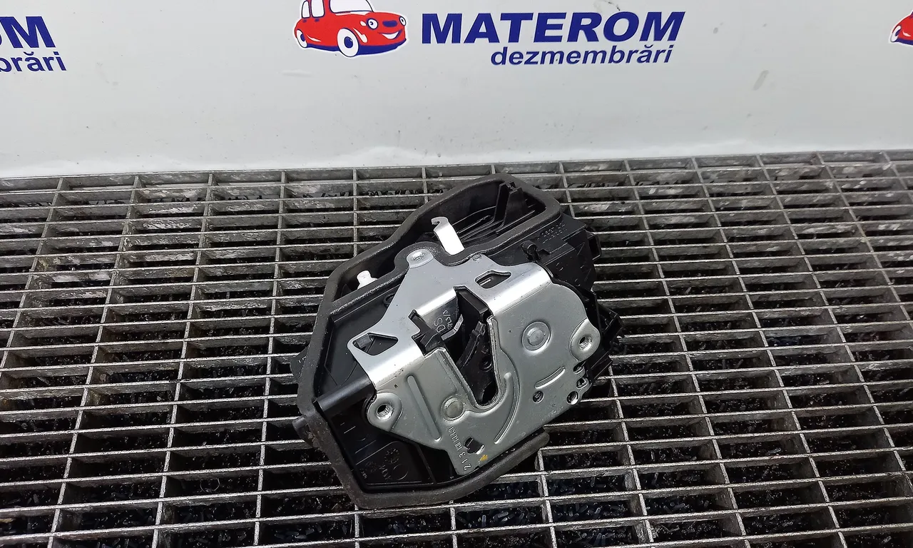 INCUIETOARE USA SPATE STANGA BMW 3 2012-2016
