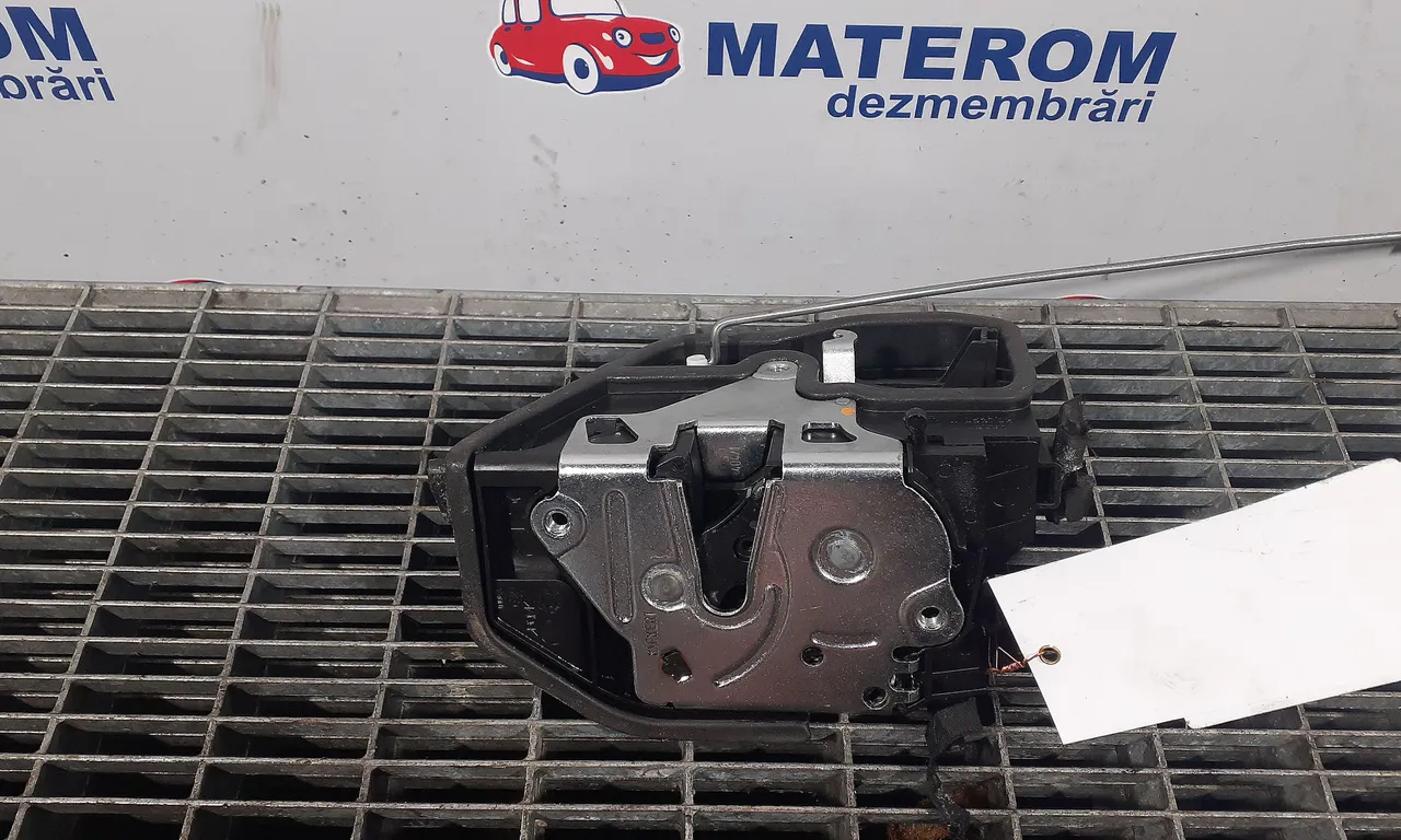 INCUIETOARE USA SPATE STANGA BMW 3 2012-2016