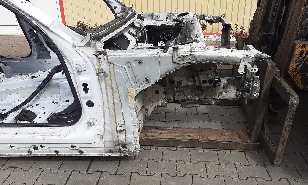 LONJERON DREAPTA BMW 3 2012-2016