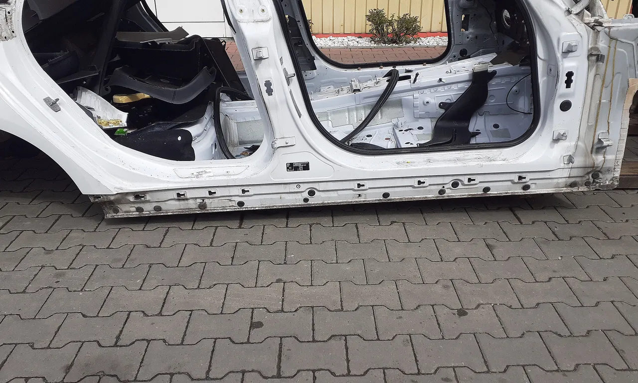 PRAG DREAPTA BMW 3 2012-2016