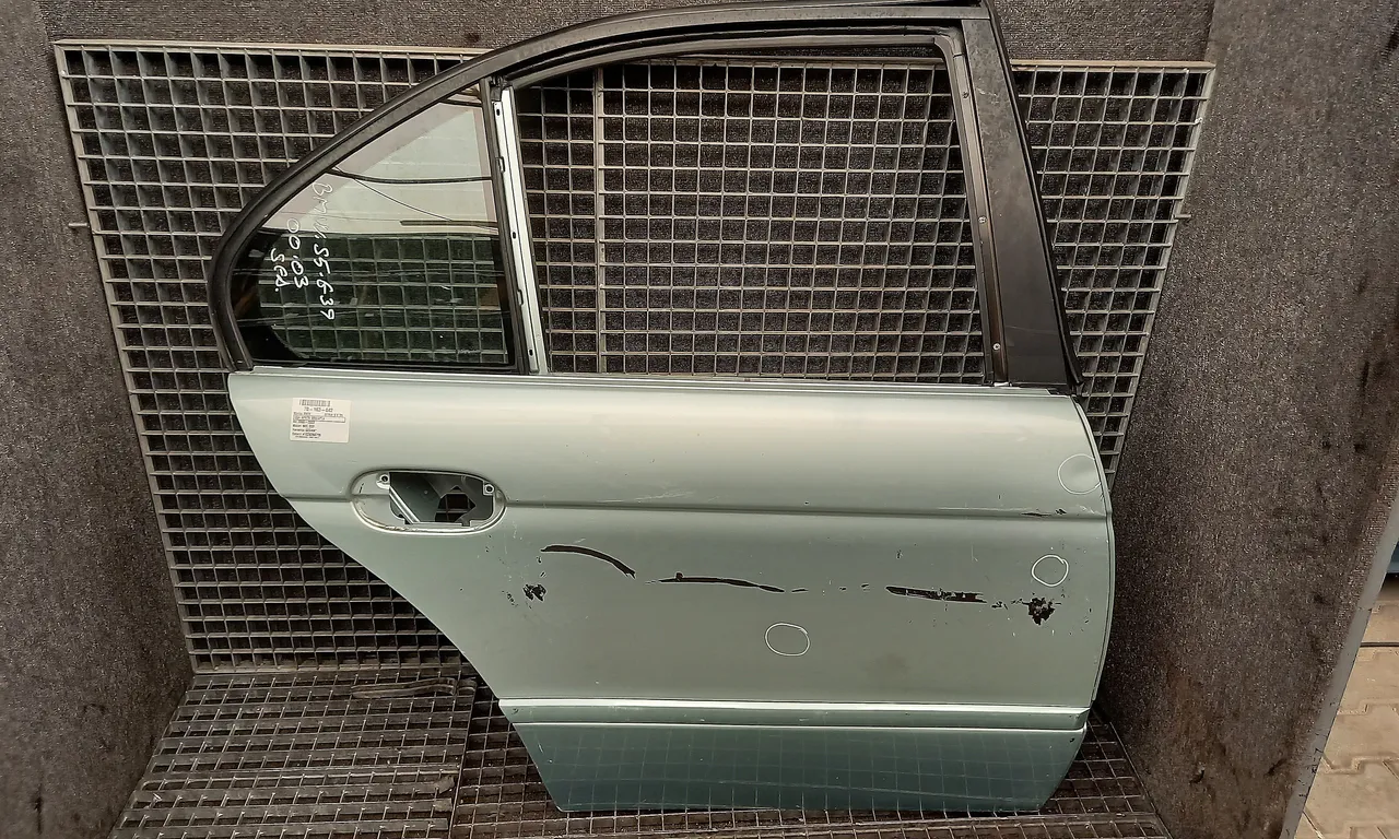 USA SPATE DREAPTA BMW 5 1996-2004