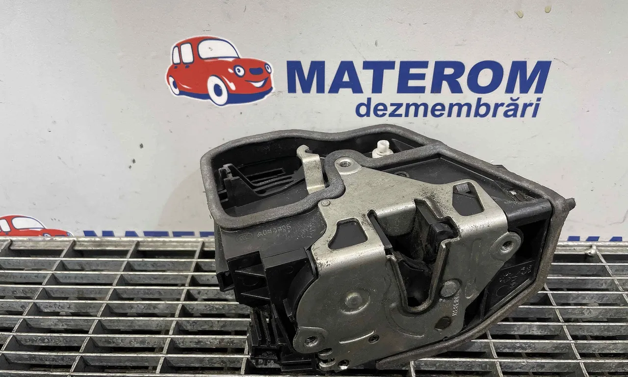INCUIETOARE USA FATA DREAPTA BMW 5 2001-2010