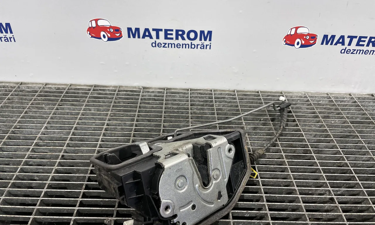 INCUIETOARE USA FATA DREAPTA BMW 5 2001-2010