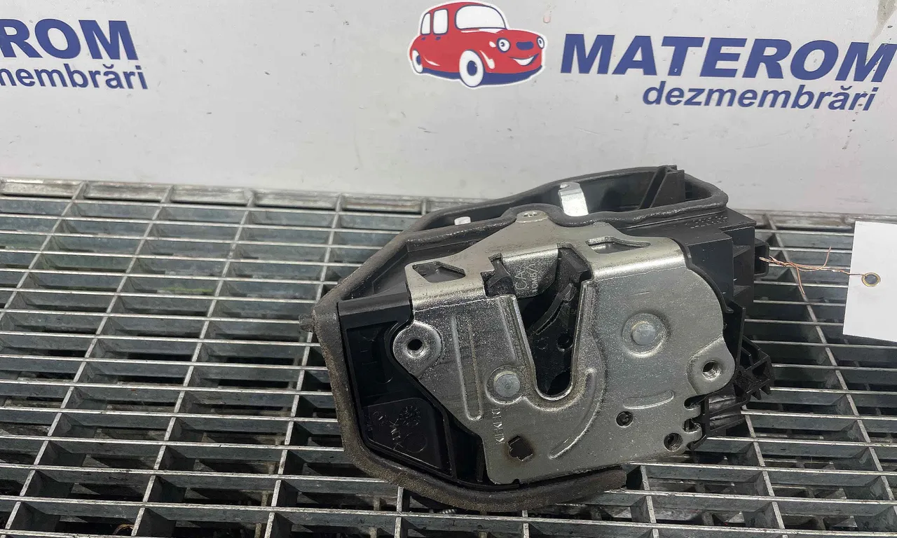 INCUIETOARE USA FATA STANGA BMW 5 2001-2010