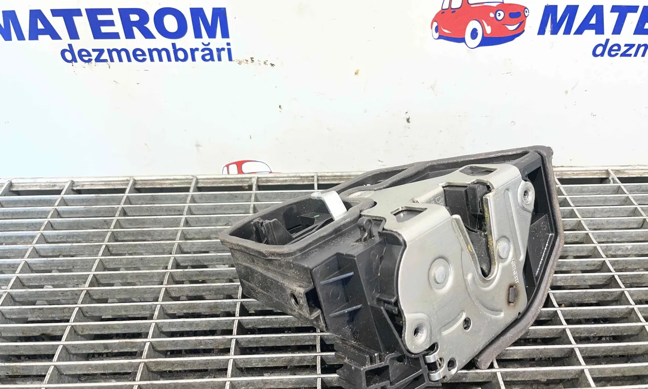 INCUIETOARE USA SPATE DREAPTA BMW 5 2001-2010