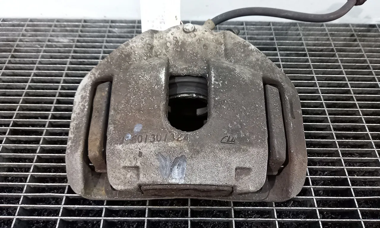 ETRIER FATA DREAPTA BMW 5 2001-2010
