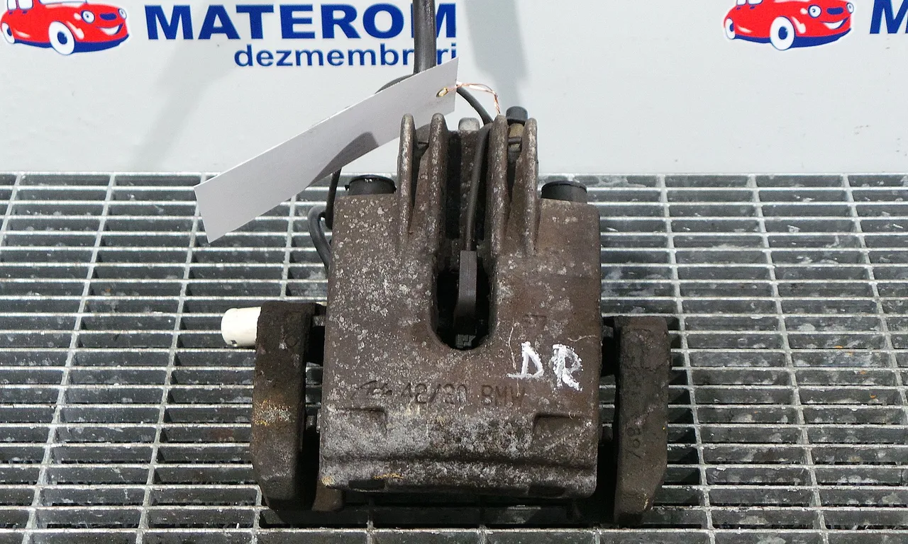 ETRIER SPATE DREAPTA BMW 5 2001-2010