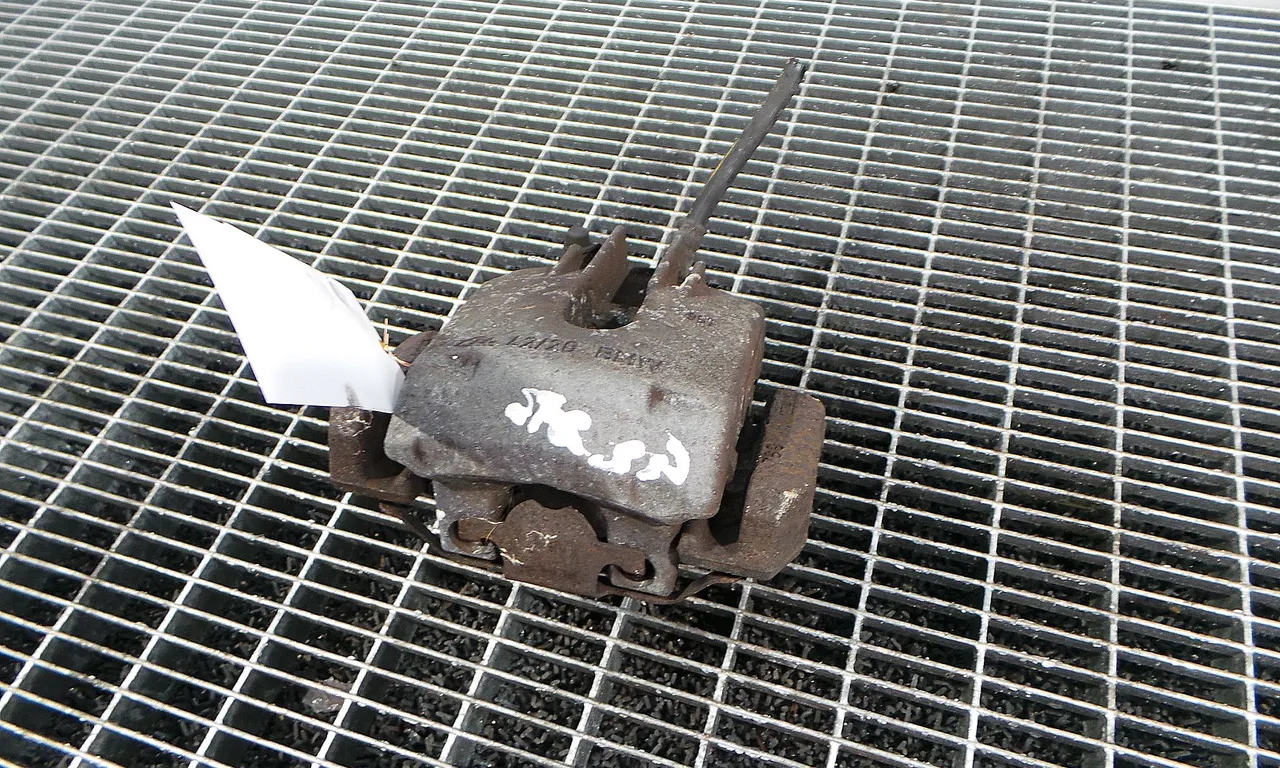 ETRIER SPATE STANGA BMW 5 2001-2010