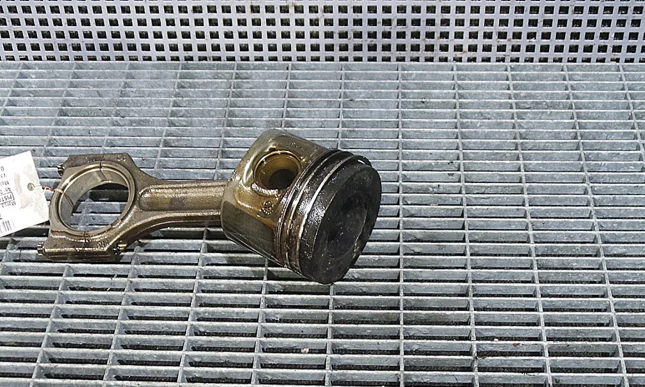 PISTON BMW 5 2001-2010