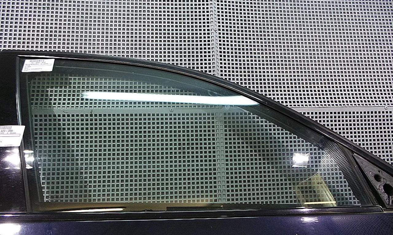 GEAM FATA DREAPTA BMW 5 2004-2010