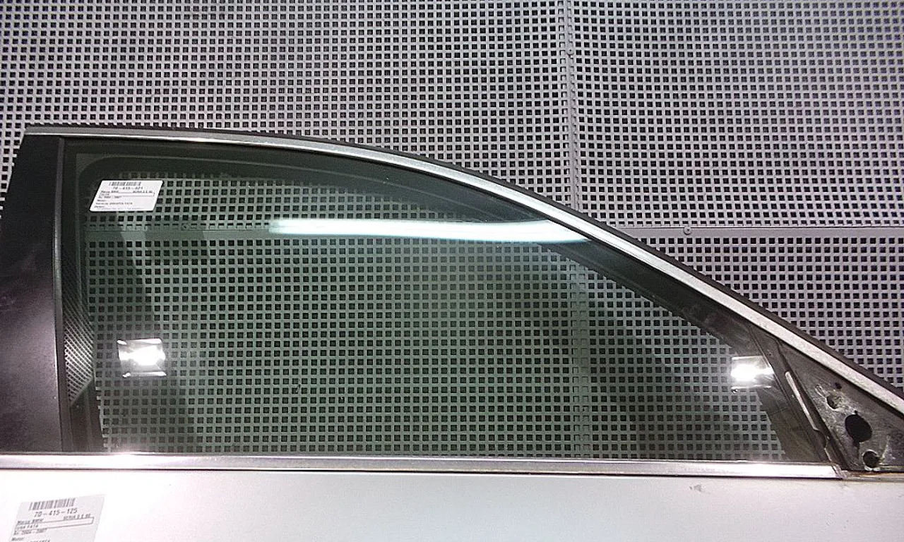 GEAM FATA DREAPTA BMW 5 2004-2010