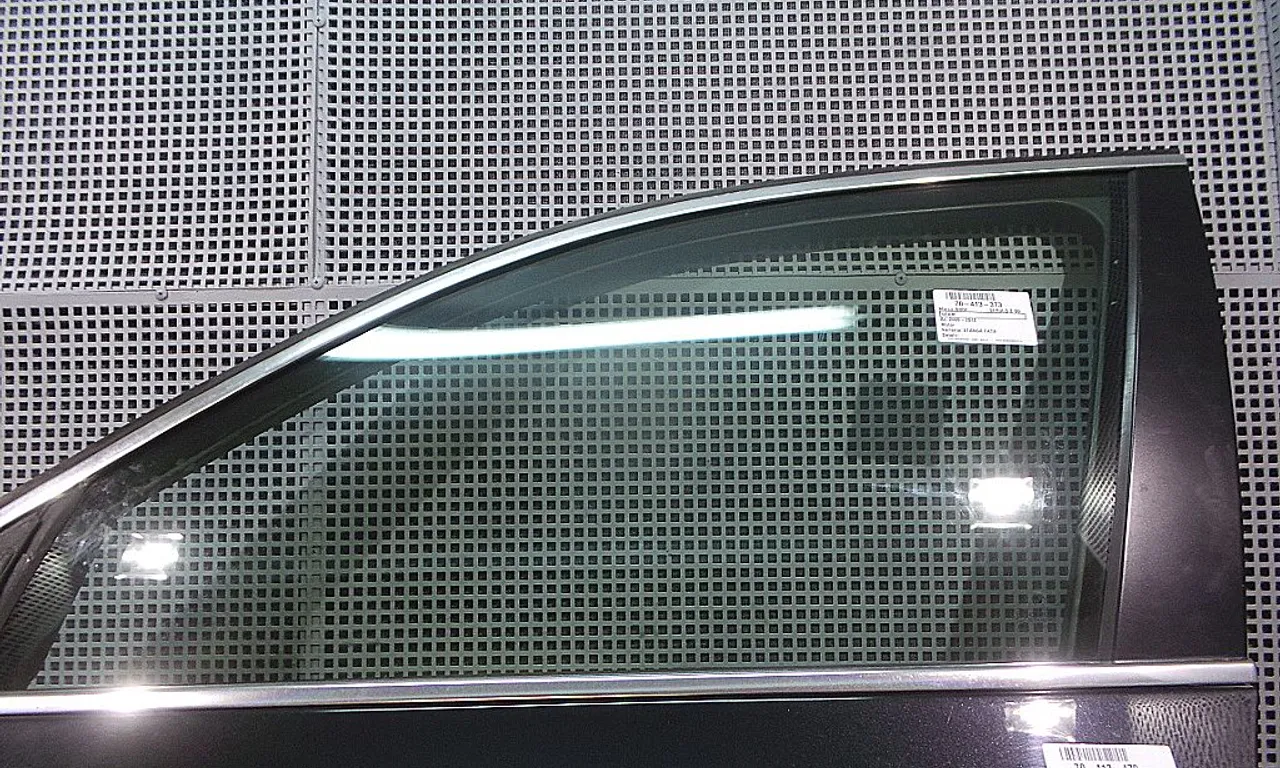 GEAM FATA STANGA BMW 5 2004-2010