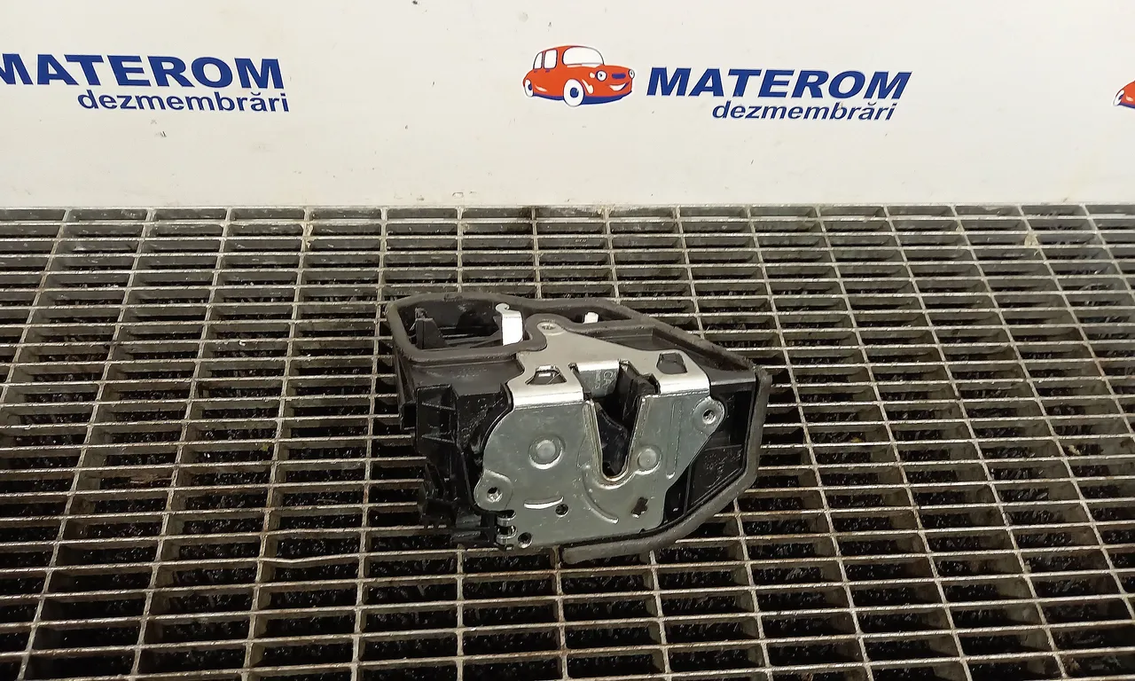 INCUIETOARE USA FATA DREAPTA BMW 5 2004-2010