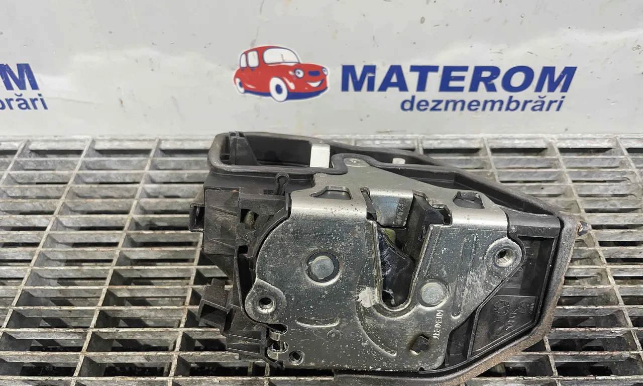 INCUIETOARE USA SPATE DREAPTA BMW 5 2004-2010