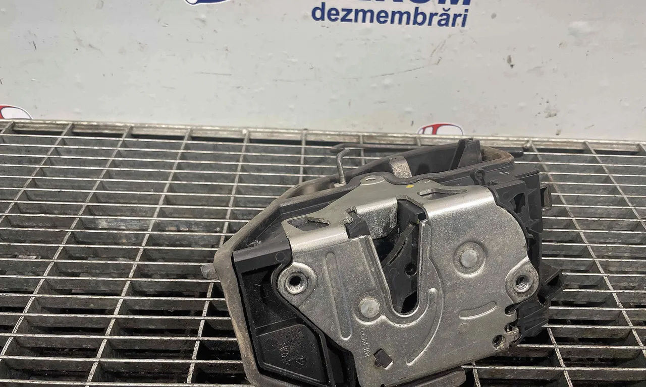 INCUIETOARE USA SPATE STANGA BMW 5 2004-2010