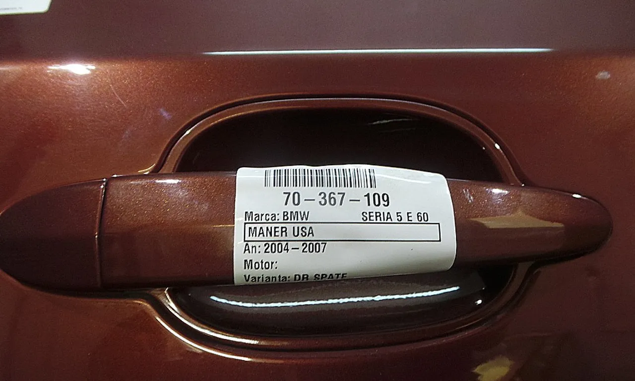 MANER USA SPATE DREAPTA BMW 5 2004-2010