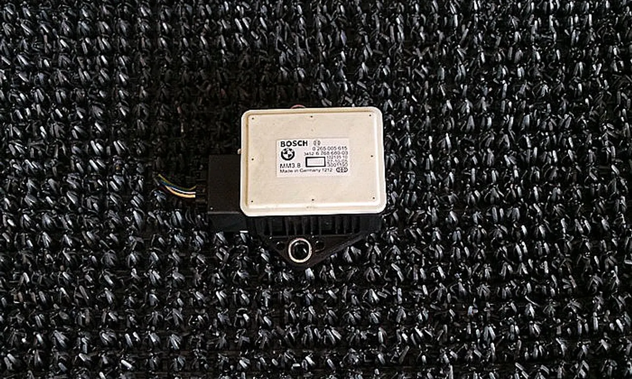 SENZOR ESP BMW 5 2004-2010