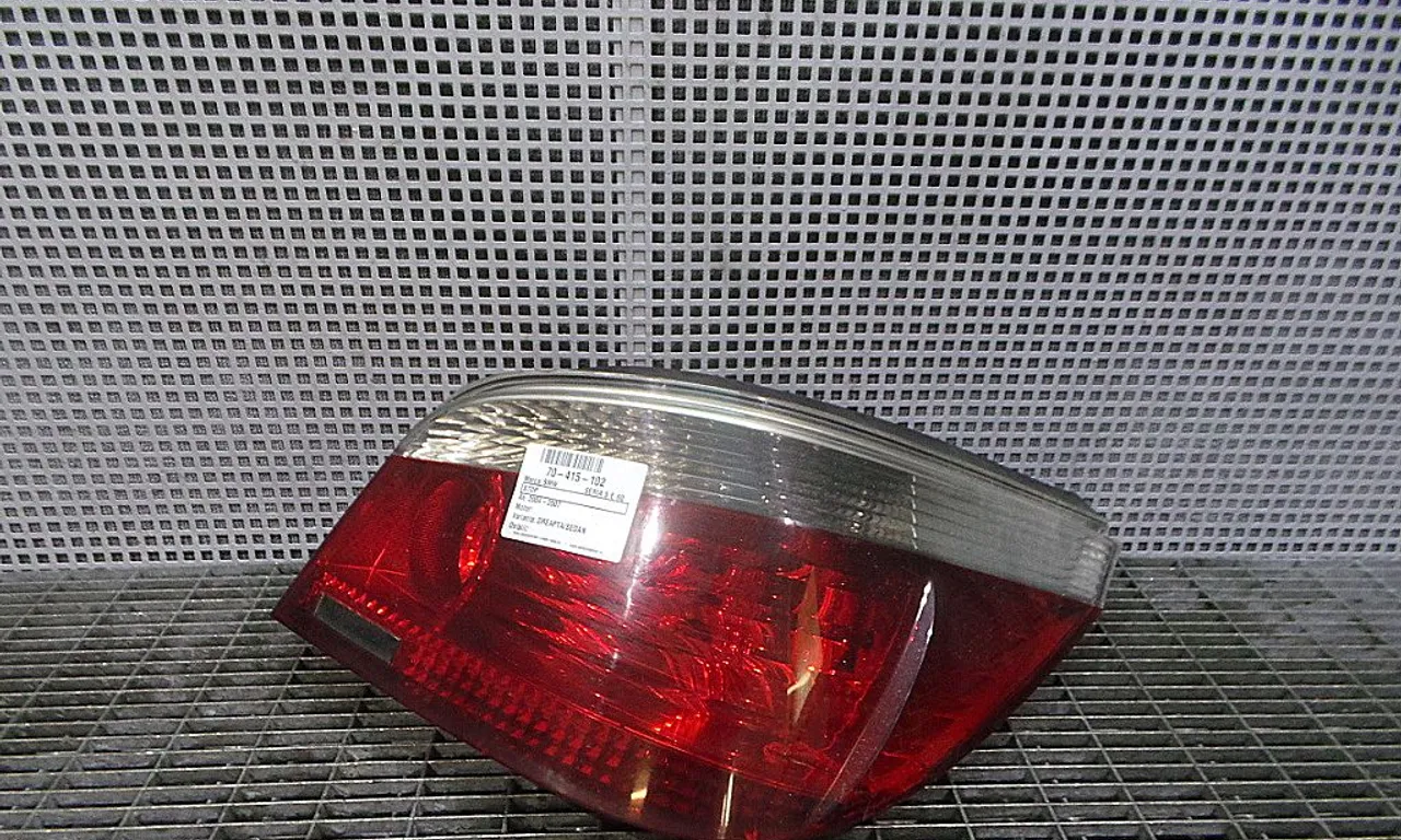 STOP DREAPTA BMW 5 2004-2010