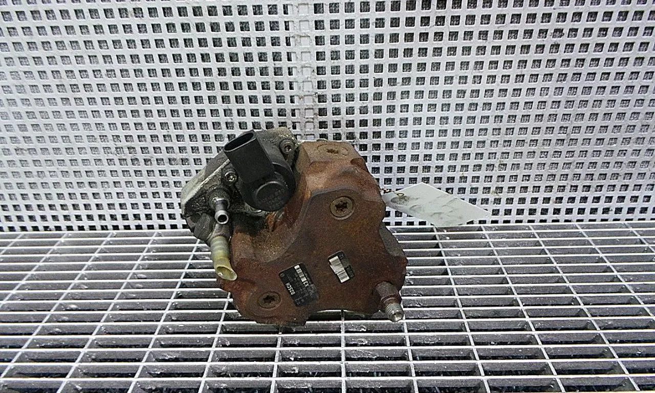 POMPA INALTA PRESIUNE BMW 5 2004-2010