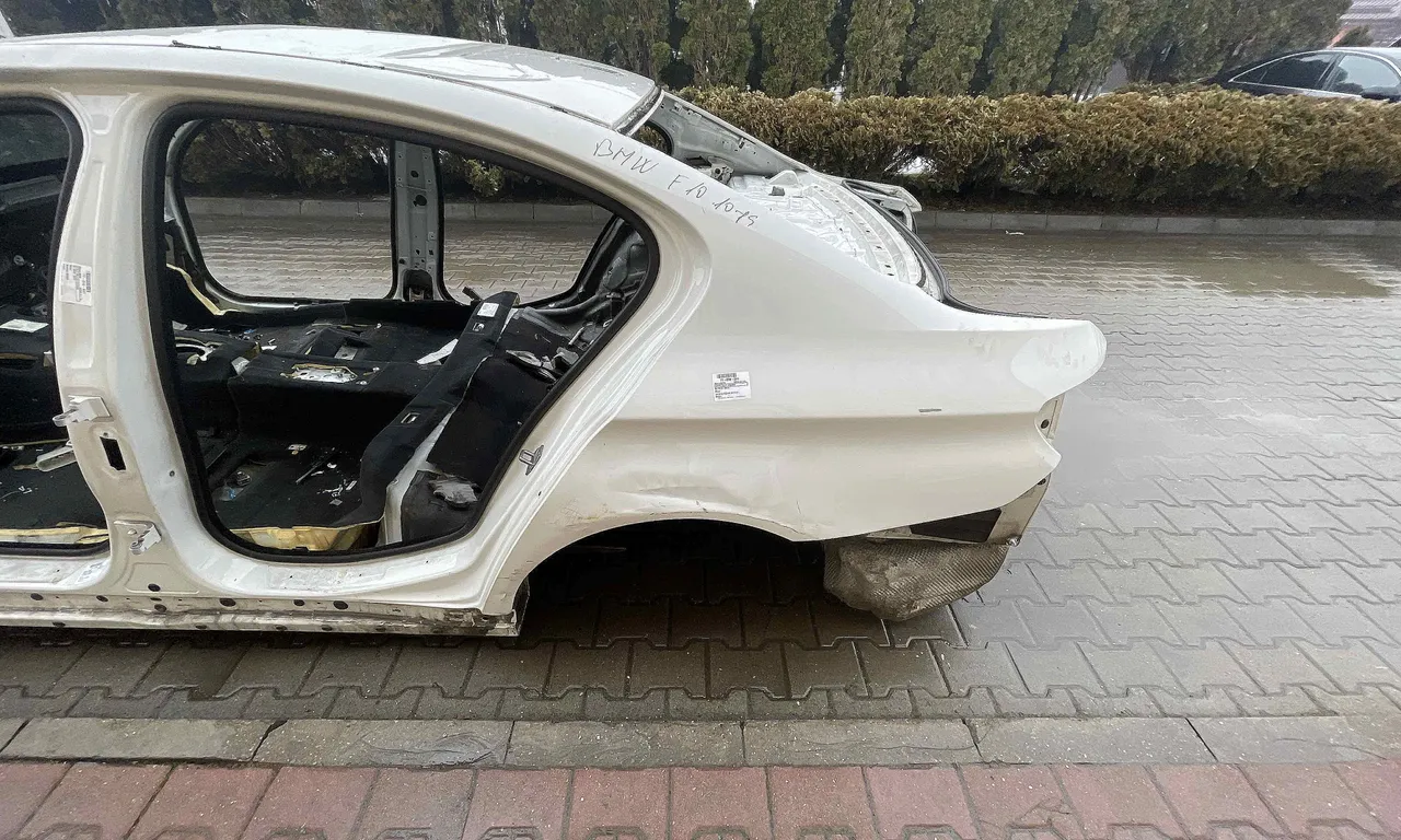 ARIPA SPATE STANGA BMW 5 2009-2016