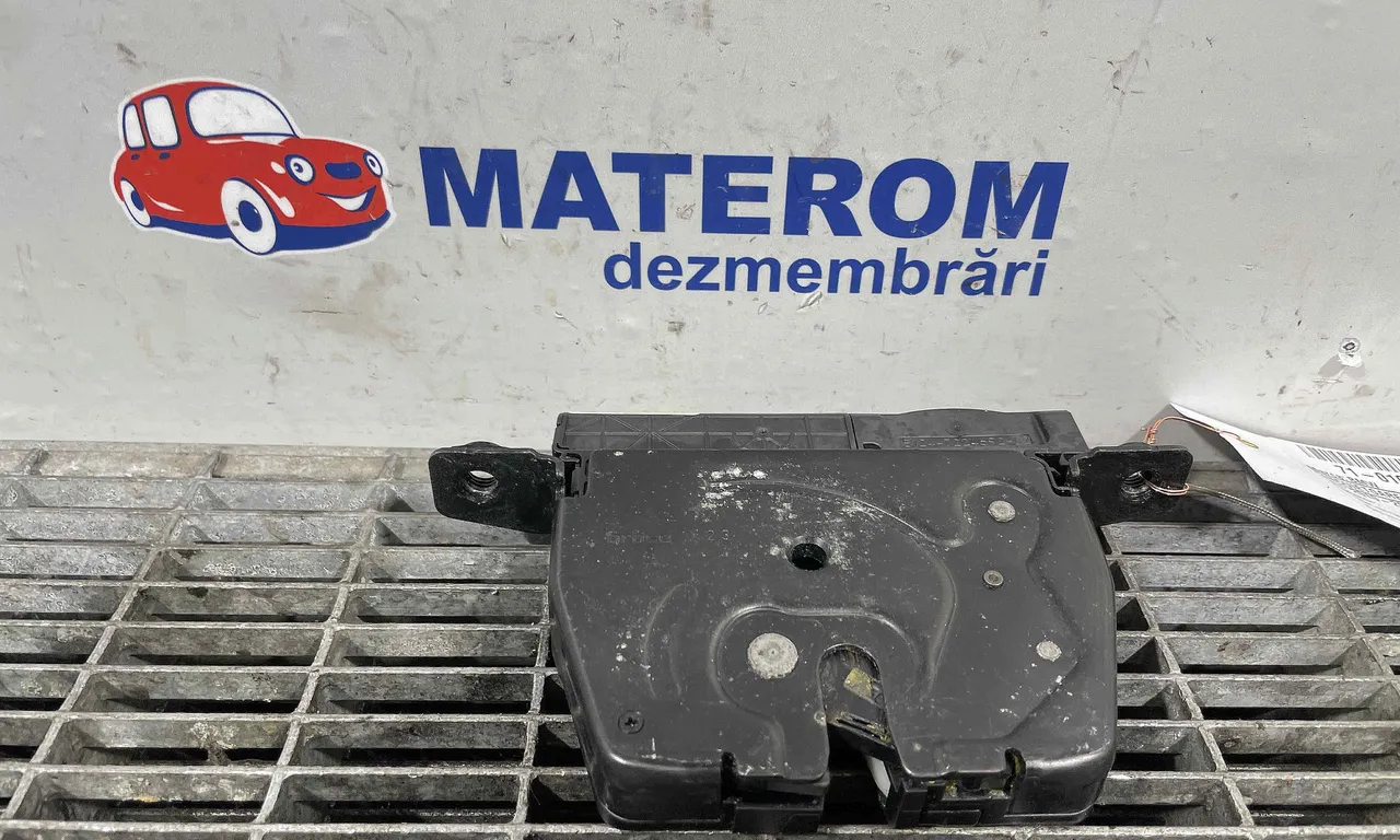 INCUIETOARE CAPOTA SPATE BMW 5 2009-2016