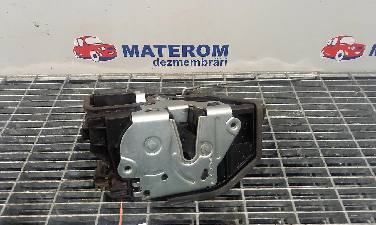 INCUIETOARE USA FATA DREAPTA BMW 5 2009-2016