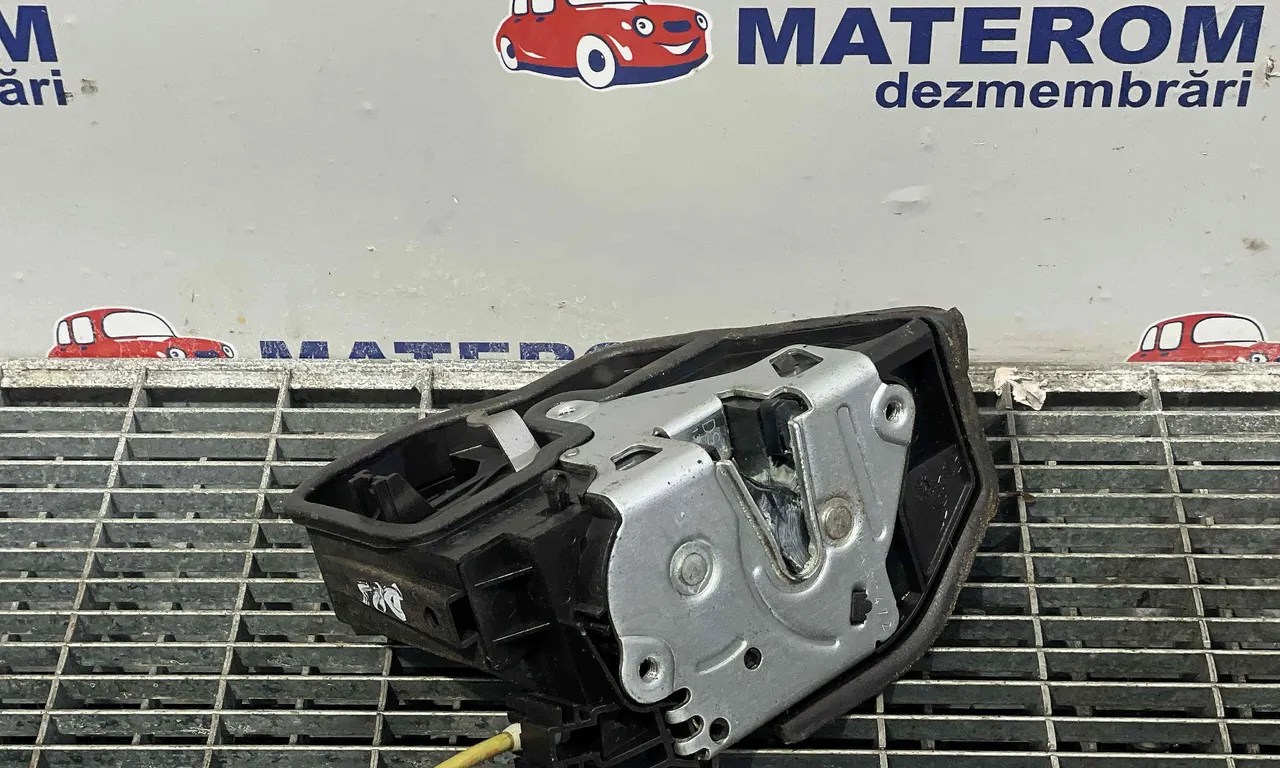 INCUIETOARE USA SPATE DREAPTA BMW 5 2009-2016