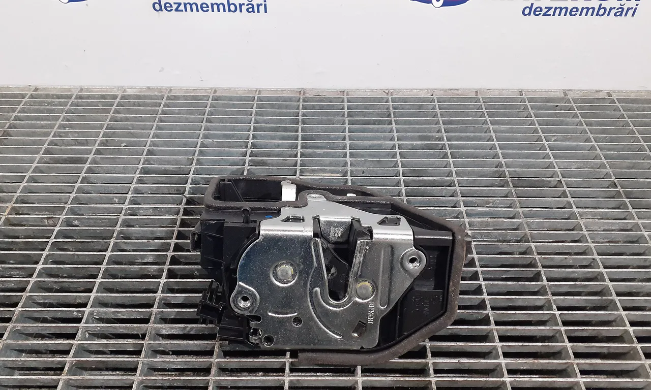 INCUIETOARE USA SPATE DREAPTA BMW 5 2009-2016