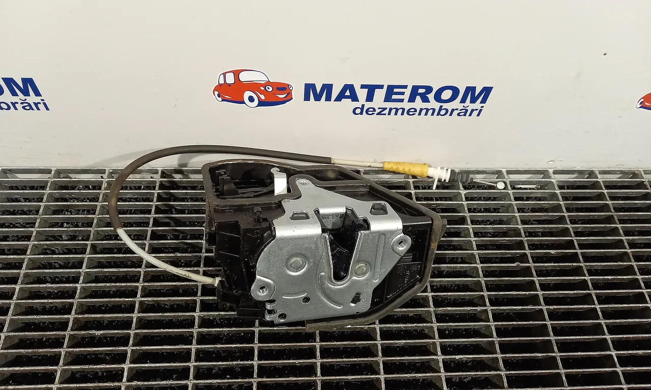 INCUIETOARE USA SPATE DREAPTA BMW 5 2009-2016