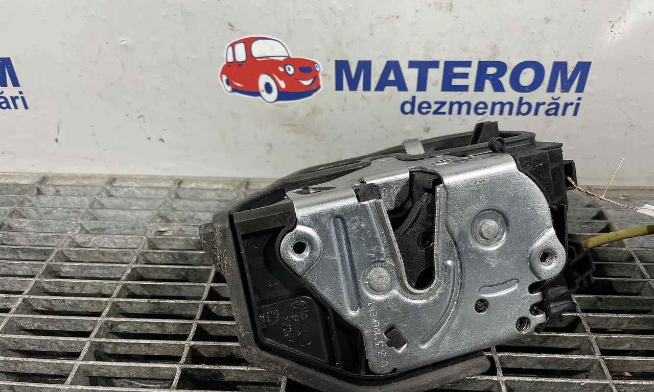 INCUIETOARE USA SPATE STANGA BMW 5 2009-2016