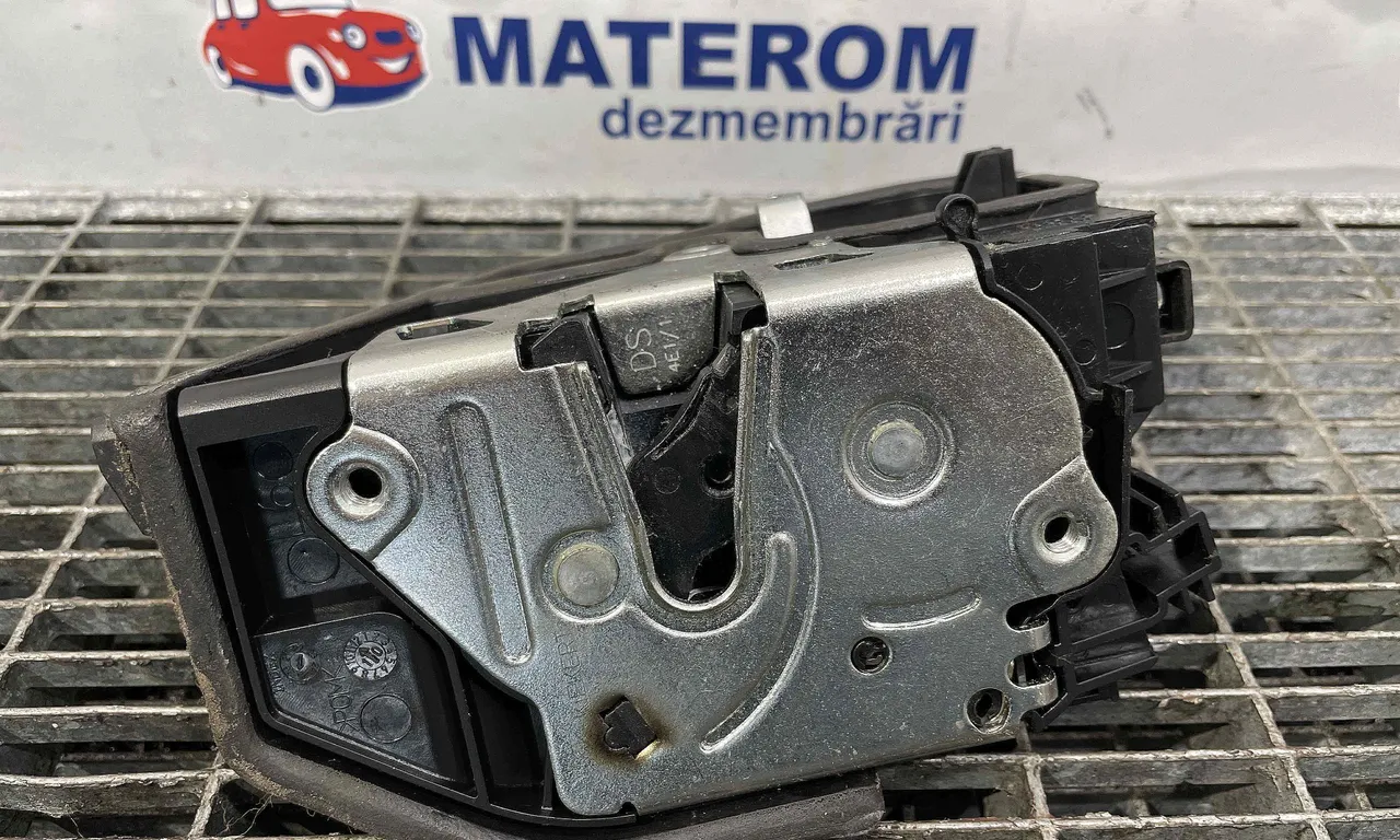INCUIETOARE USA SPATE STANGA BMW 5 2009-2016