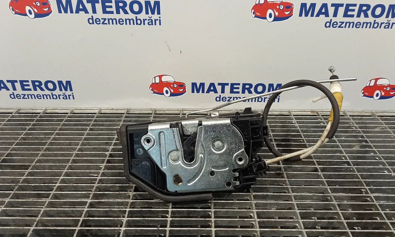 INCUIETOARE USA SPATE STANGA BMW 5 2009-2016