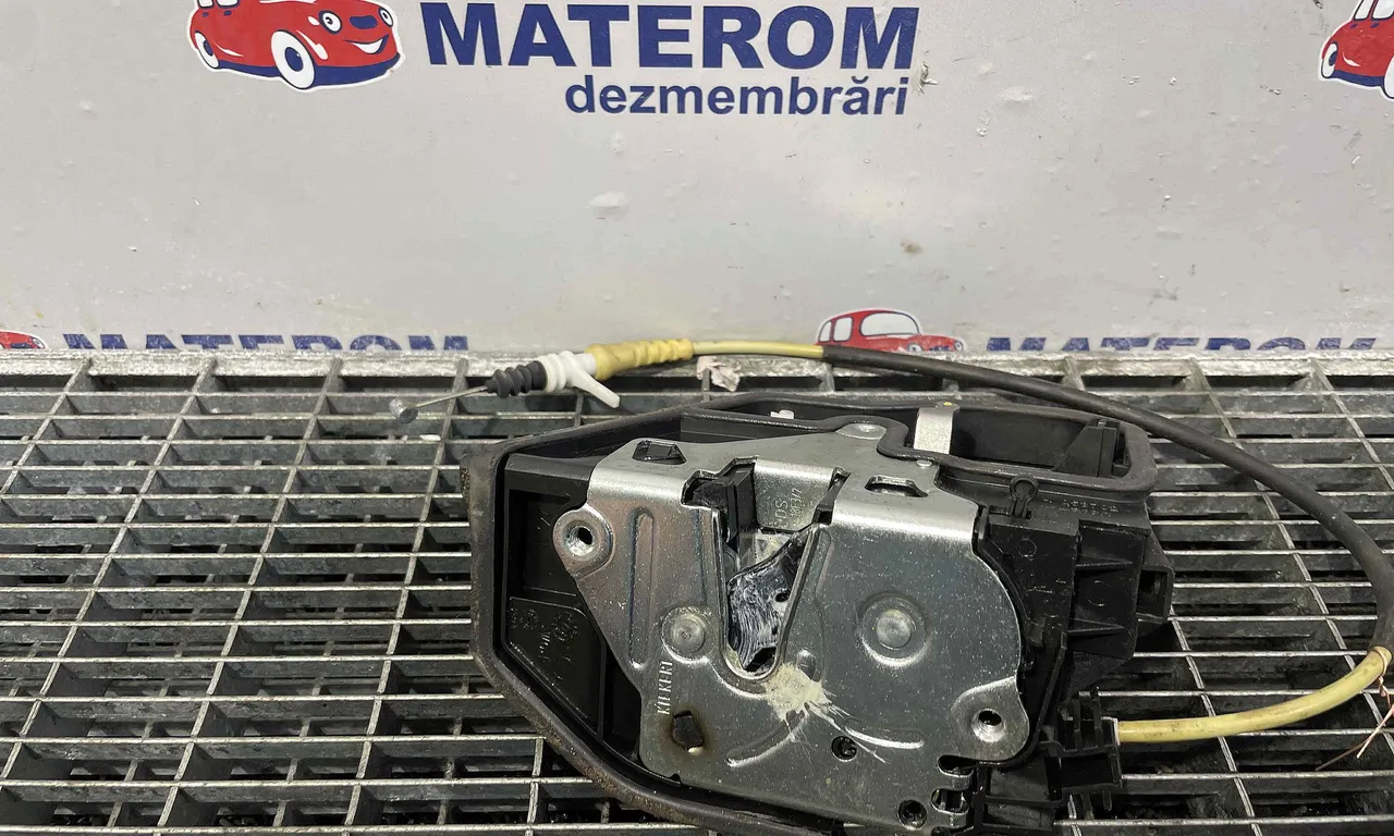 INCUIETOARE USA SPATE STANGA BMW 5 2009-2016