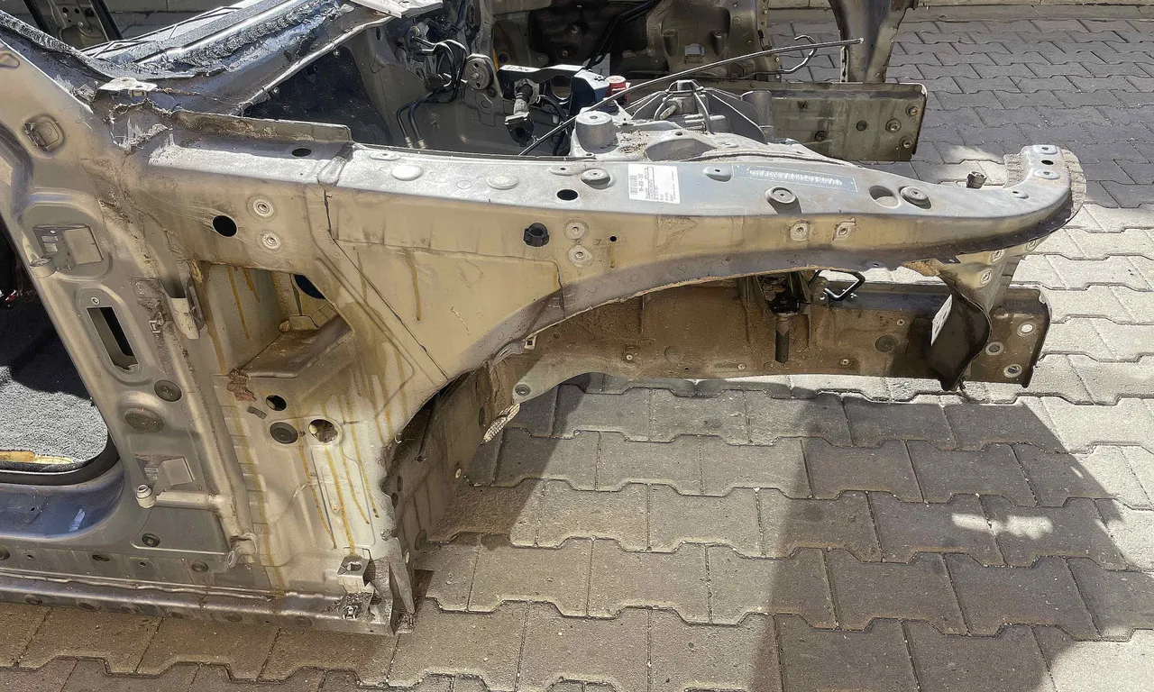 LONJERON DREAPTA BMW 5 2009-2016