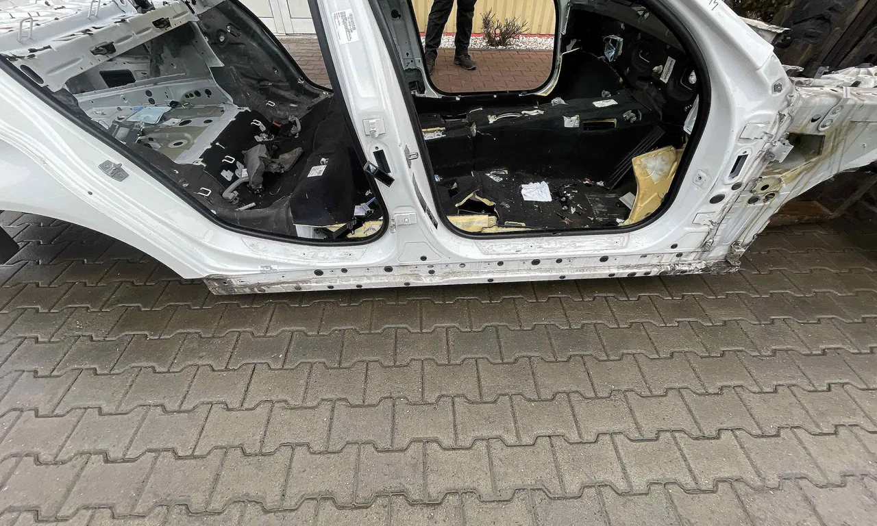 LONJERON DREAPTA BMW 5 2009-2016