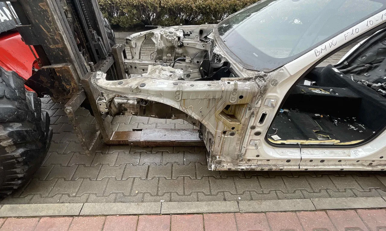 LONJERON STANGA BMW 5 2009-2016