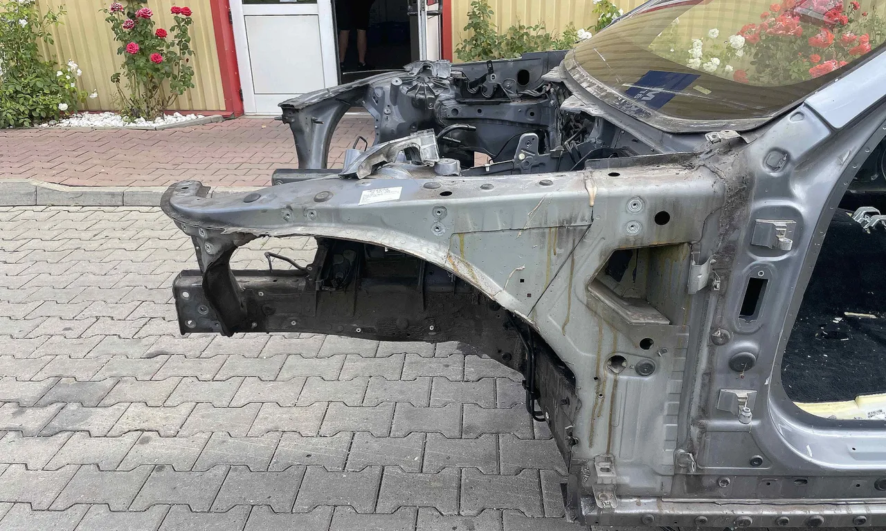 LONJERON STANGA BMW 5 2009-2016