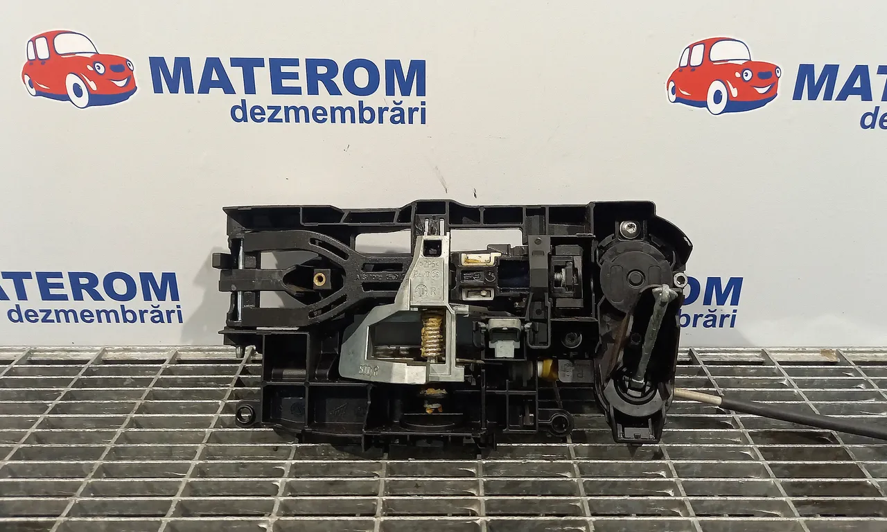 MANER USA FATA DREAPTA BMW 5 2009-2016