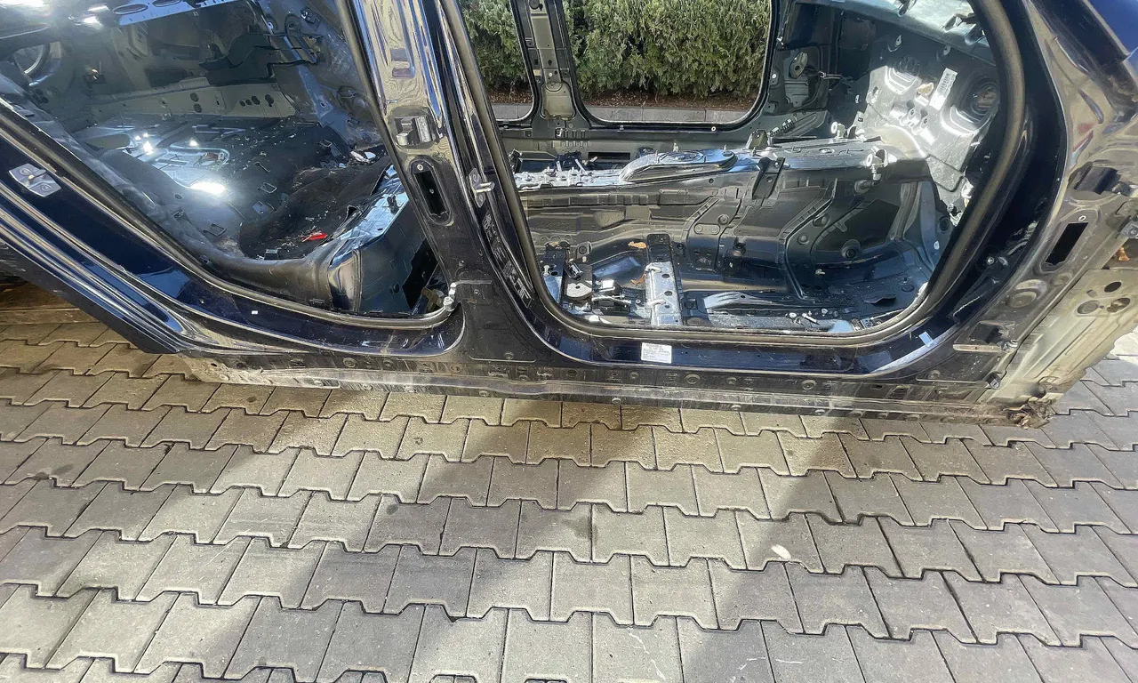 PRAG DREAPTA BMW 5 2009-2016