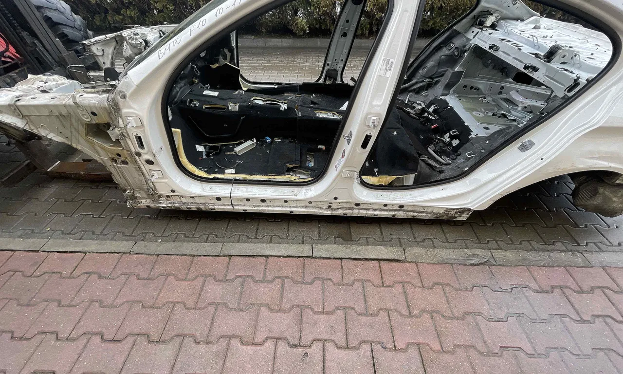 PRAG STANGA BMW 5 2009-2016