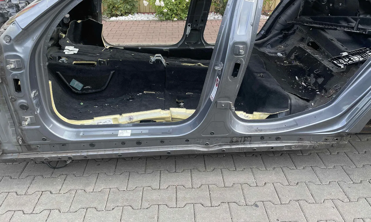 PRAG STANGA BMW 5 2009-2016