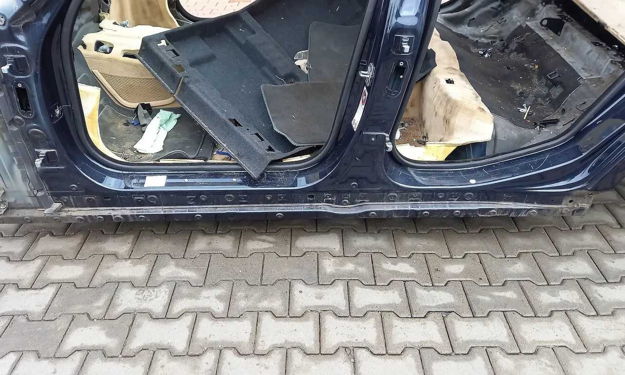 PRAG STANGA BMW 5 2009-2016