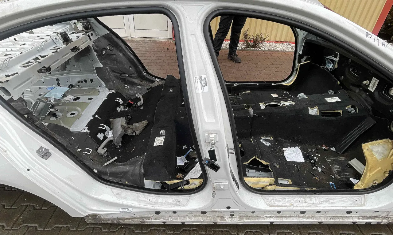 STALP MIJLOC DREAPTA BMW 5 2009-2016