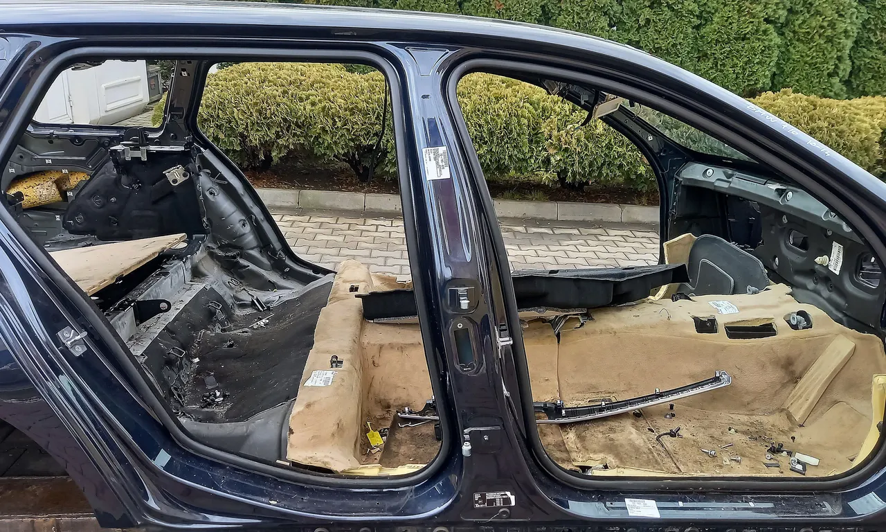 STALP MIJLOC DREAPTA BMW 5 2009-2016