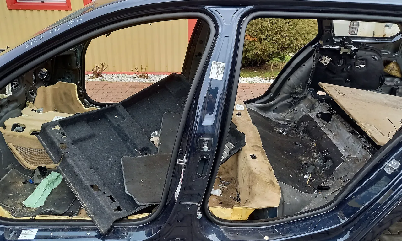 STALP MIJLOC STANGA BMW 5 2009-2016