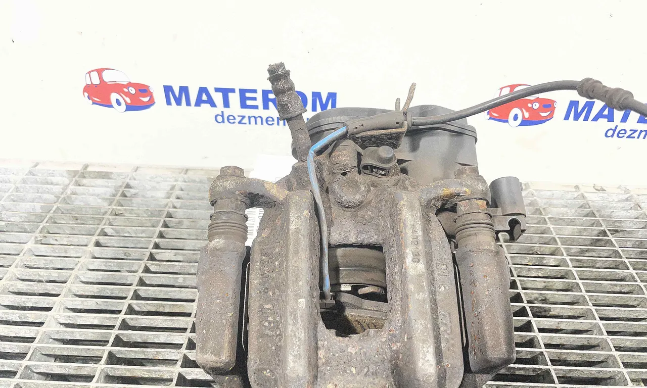 ETRIER SPATE DREAPTA BMW 5 2009-2016